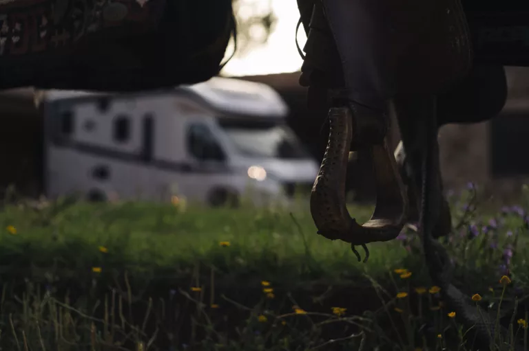 2023 Korbinian Seifert Photography Lifestyle Automotive Caravan Laika ecovip horseranch 02