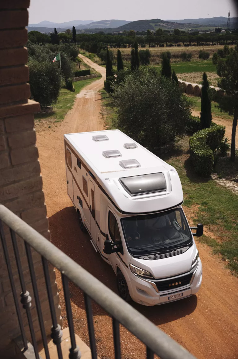 2023 Korbinian Seifert Photography Lifestyle Automotive Caravan Laika ecovip horseranch 07