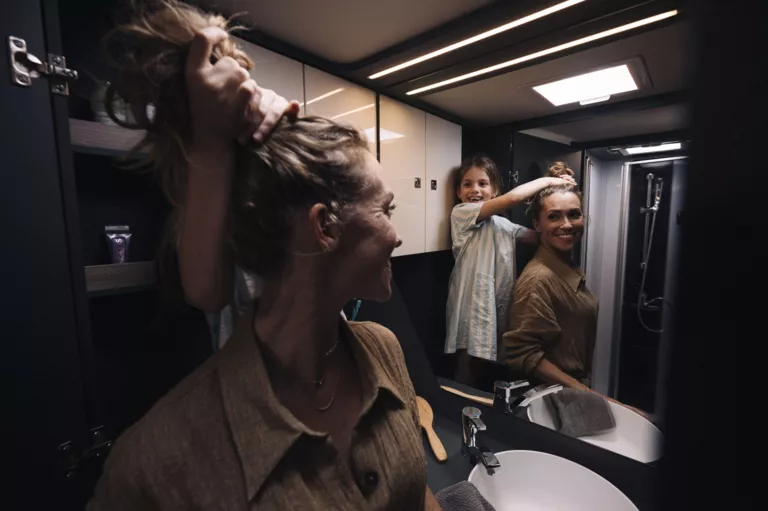 2023 Korbinian Seifert Photography Lifestyle Automotive Caravan Laika Kosmo beach 15