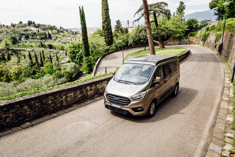 2023 Korbinian Seifert Photography Lifestyle Automotive Laika Kosmo Urban 006