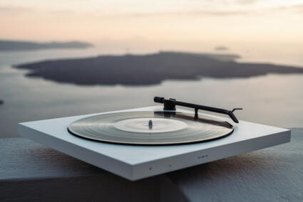 Fotoshooting für die Rodenstock Brillenfassungen Kollektion 2022 auf der Insel Santorini zusammen mit der Agentur Pascher Heinz